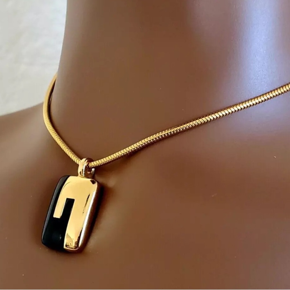 VINTAGE 1979 BIJOUX GIVENCHY GOLDTONE BLACK ONYX PENDANT NECKLACE 8.5" DROP